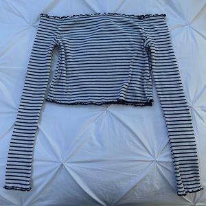 Off the shoulder long sleeve H&M